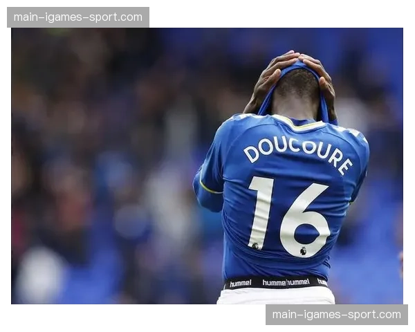 埃弗顿1-0小胜诺丁汉森林,杜库雷打入全场唯一进球