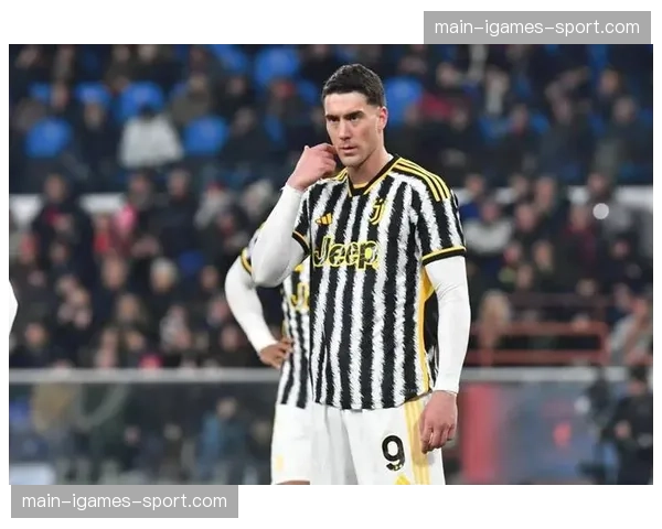 告别时刻:尤文图斯赛前为即将离队的基耶萨举办简短的致敬仪式 告别时刻:尤文图斯赛前为即将离队的基耶萨举办简短的致敬仪式