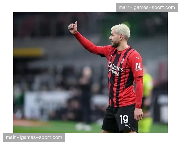 特写：伤停补时错失点球，AC米兰前锋吉鲁赛后独自加练