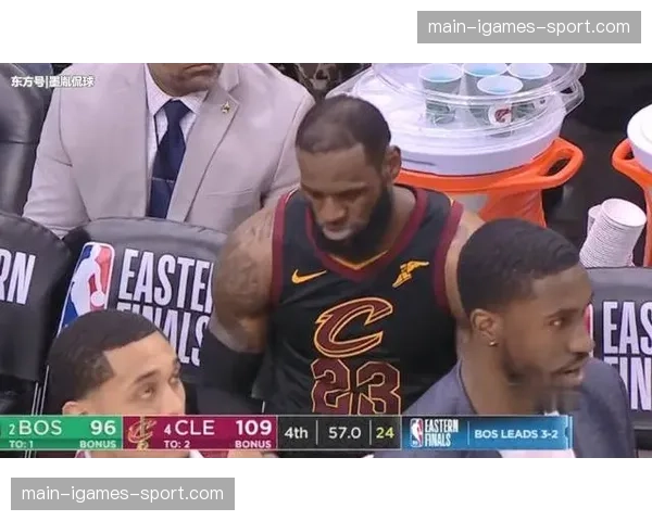 詹姆斯播客坦言：作为多年附加赛参与者，很高兴可以靠在沙发上看球